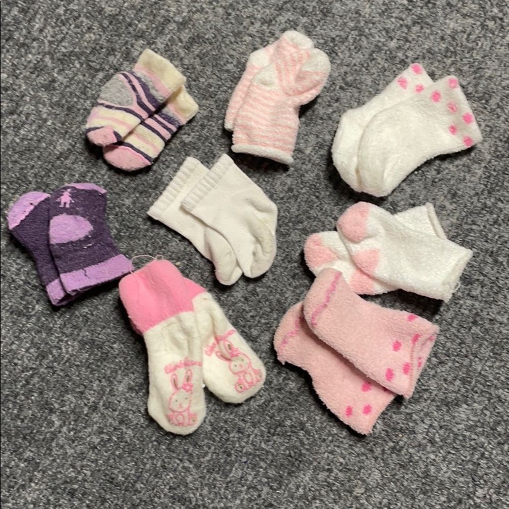 8 pair NB/0-3m girls socks-pinks, whites, purples